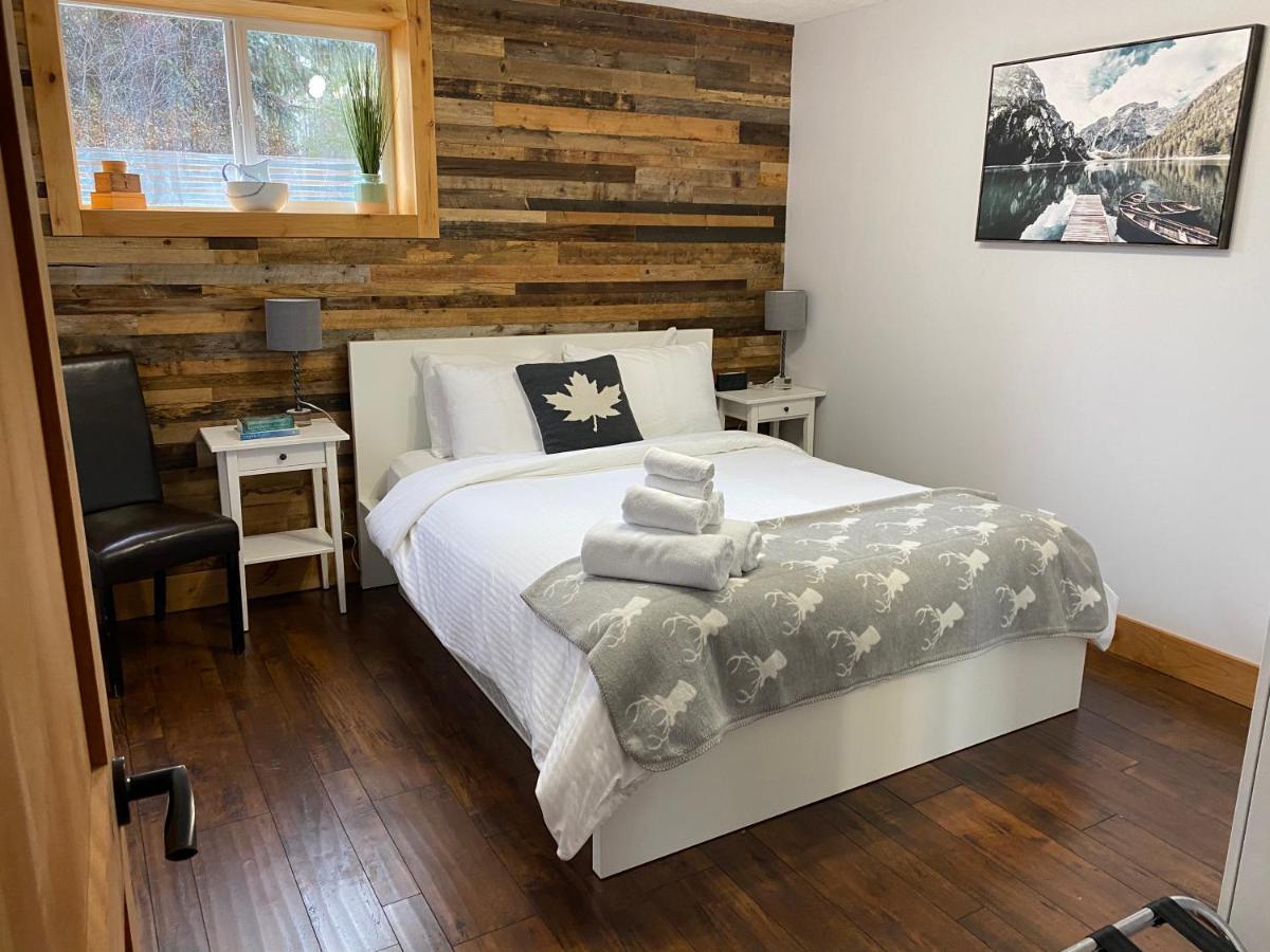 Journey'S End - 2 Bed 1 Bath Suite Golden Luaran gambar